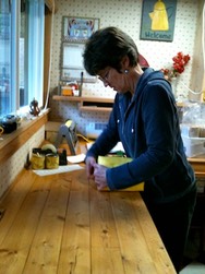 Sue  Pot of Gold Coffee Thetis Island